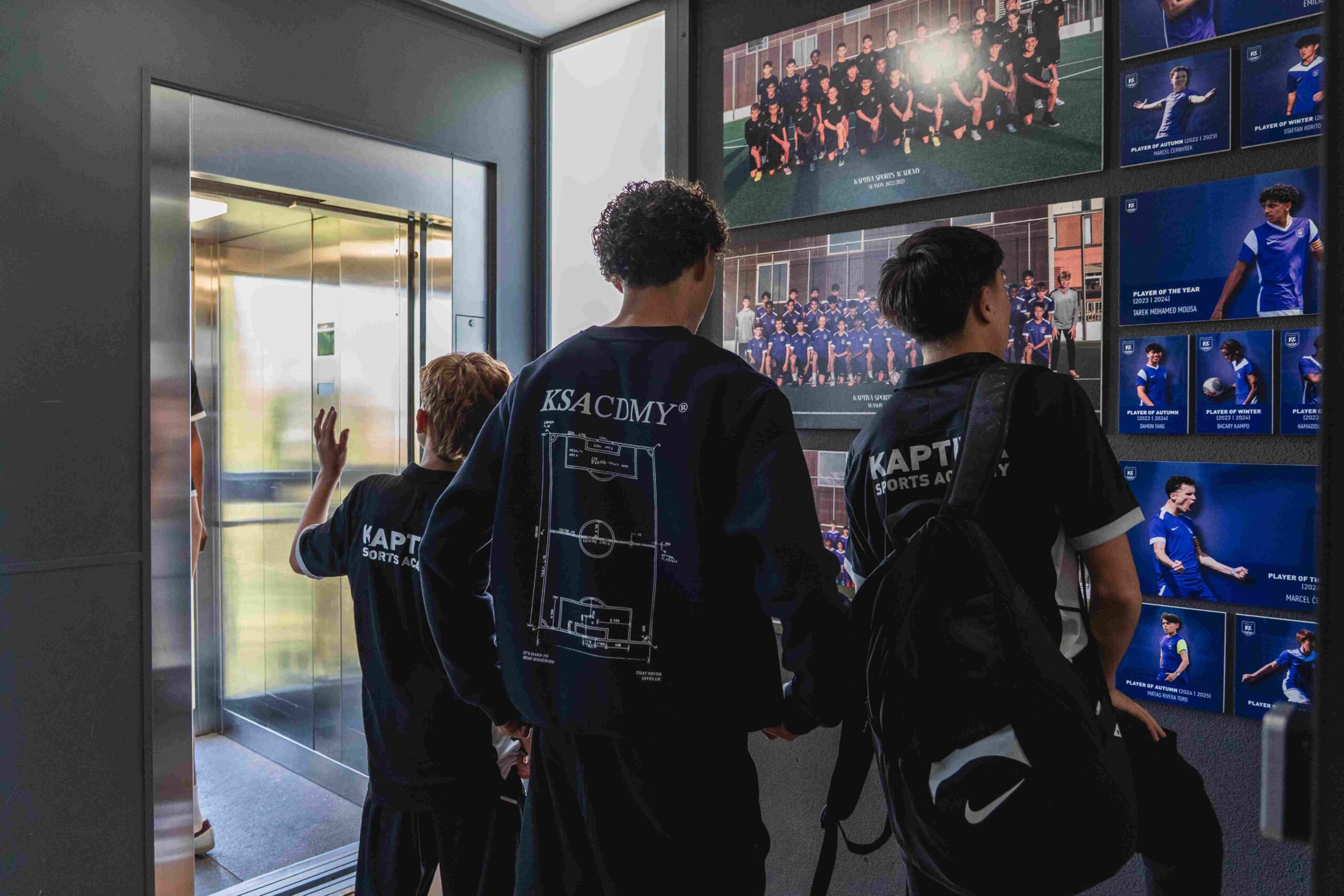 Learning football through professional player video review